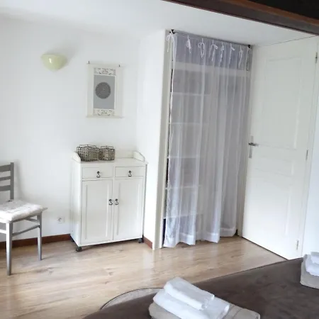 펜션 Gite La Clef Des Champs, Calme, Jardin, Parking, 3 Chambres, 17Km Des Plages