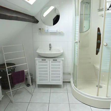 펜션 Gite La Clef Des Champs, Calme, Jardin, Parking, 3 Chambres, 17Km Des Plages *