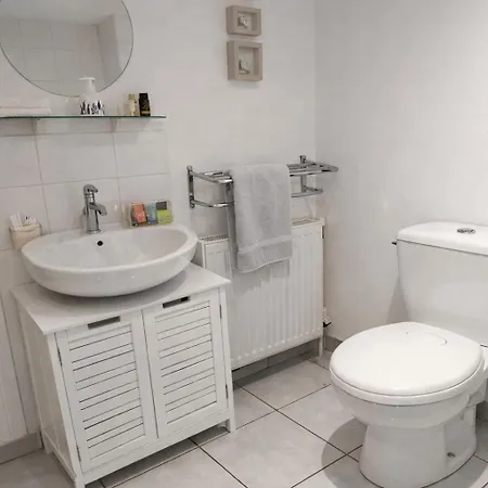 Rural Centre Manche, Calme, Jardin, Parking, 17km Des Plages Montpinchon