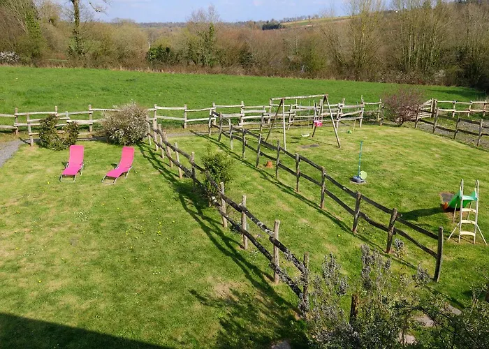 Casa de Férias Rural Centre Manche, Calme, Jardin, Parking, 17km Des Plages