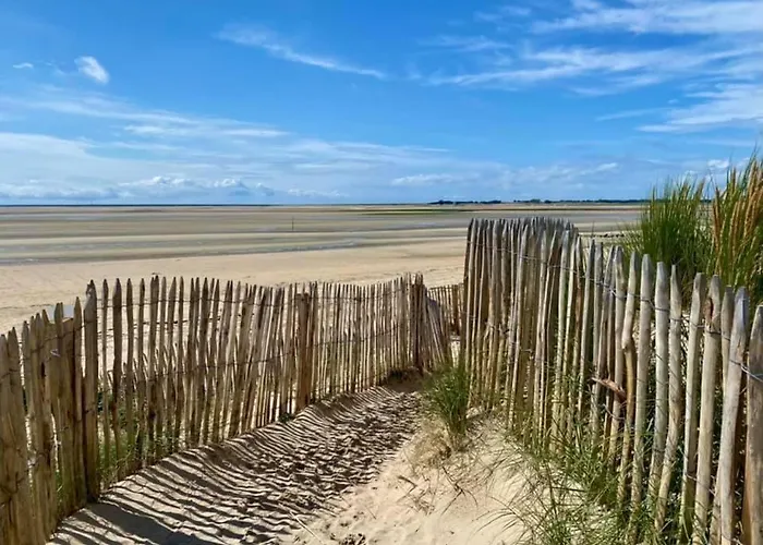Rural Centre Manche, Calme, Jardin, Parking, 17km Des Plages Casa de Férias