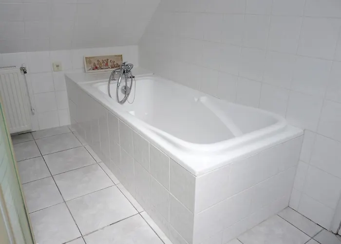 Rural Centre Manche, Calme, Jardin, Parking, 17km Des Plages * Montpinchon